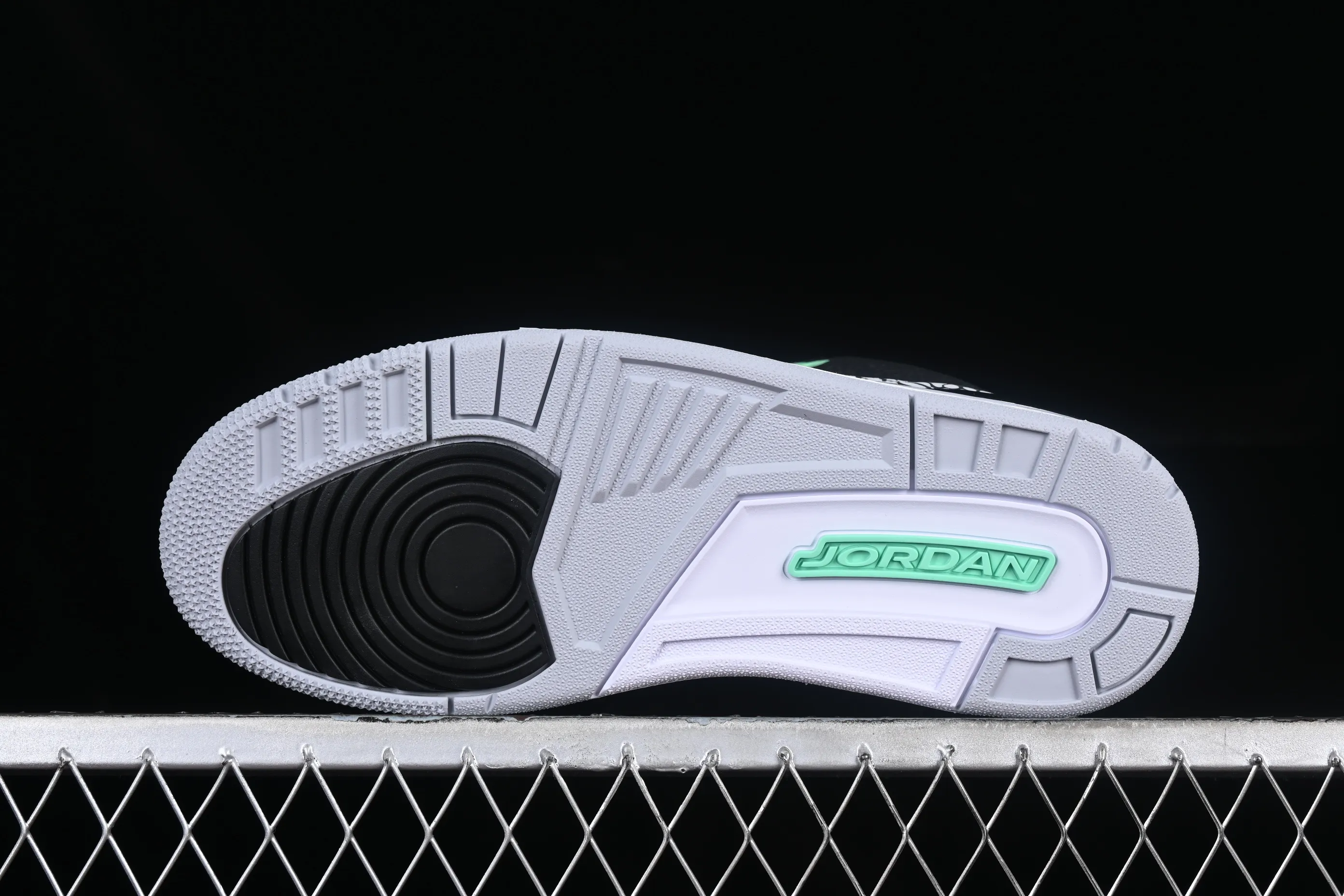 All categories Air Jordan Jordan series basketball shoes Air Jordan 3 foreign trade version Air Jordan 3 "Green Glow" AJ3 Joe 3 black green CT8532-031
